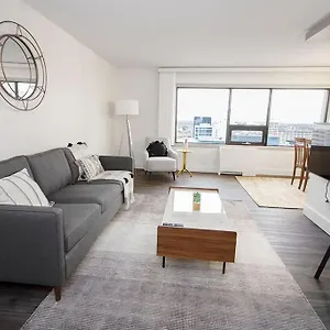 https://21st-floor-two-bedroom-downtown-unit-free-parking.winnipeg-hotels.net