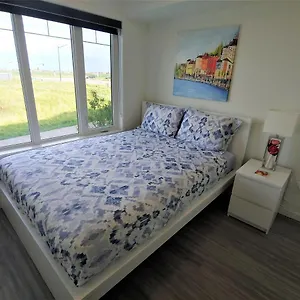 https://serene-2-bedroom-condo-with-balcony-and-lakeview.winnipeg-hotels.net