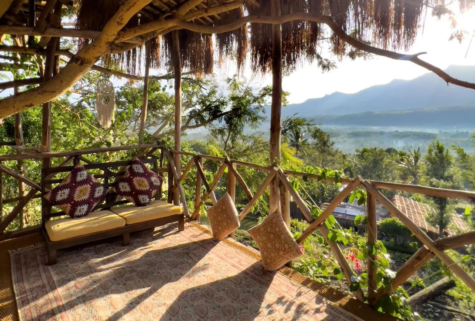 The Mudhouse Marayoor Hotel Munnar Resort